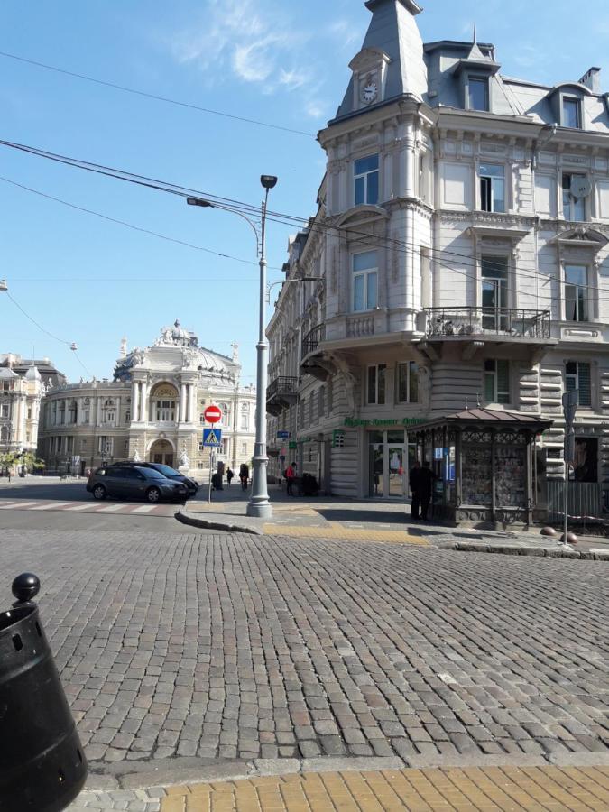 Center, Apartment On Deribasovskaya 10 Odessa Exterior foto